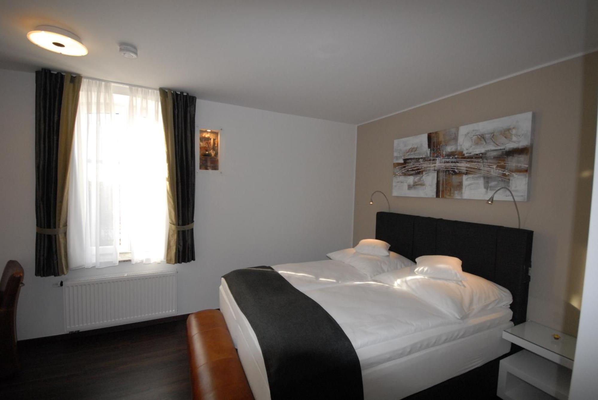 Landhotel Alte Toepferei Дуйсбург Екстер'єр фото