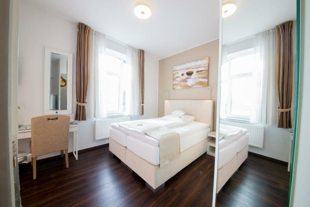 Landhotel Alte Toepferei Дуйсбург Екстер'єр фото